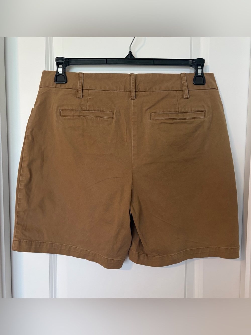 LANDS' END Women's Tan Chino Shorts
Size 10 - Picture 2 of 8